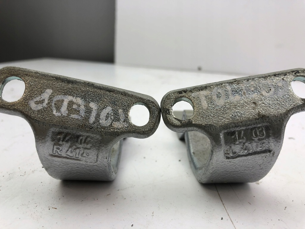 фото №3, Seat toledo octavia rapid петля кришки багажника