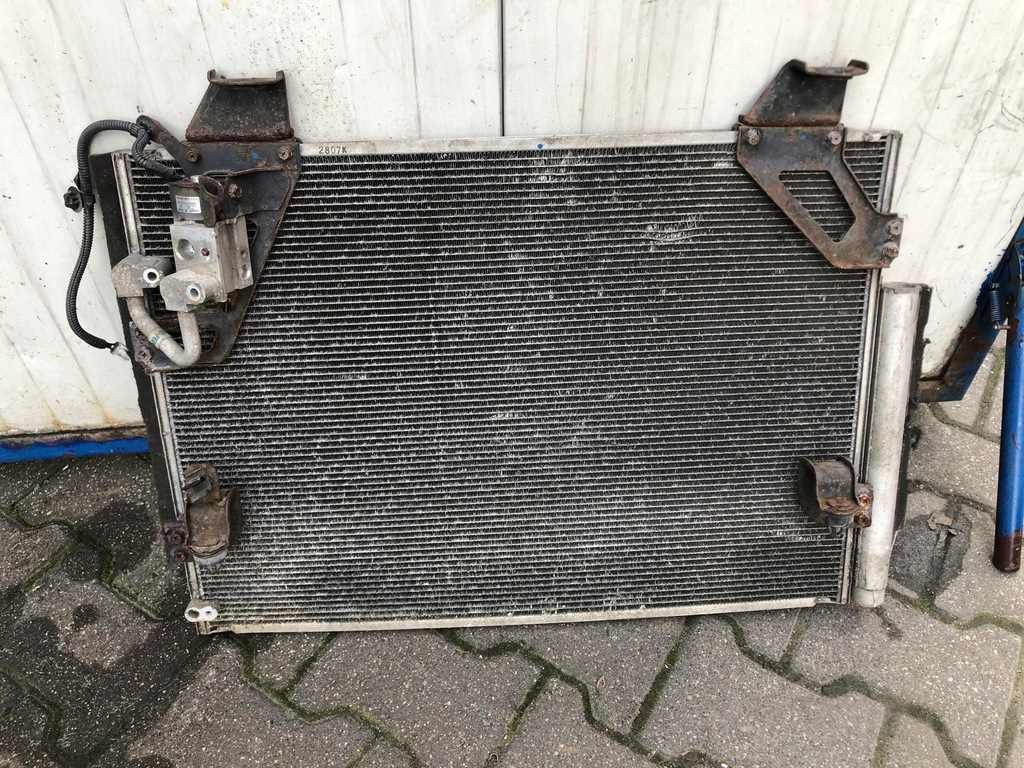 фото №4, Toyota hilux 2005- радиатор кондиционера