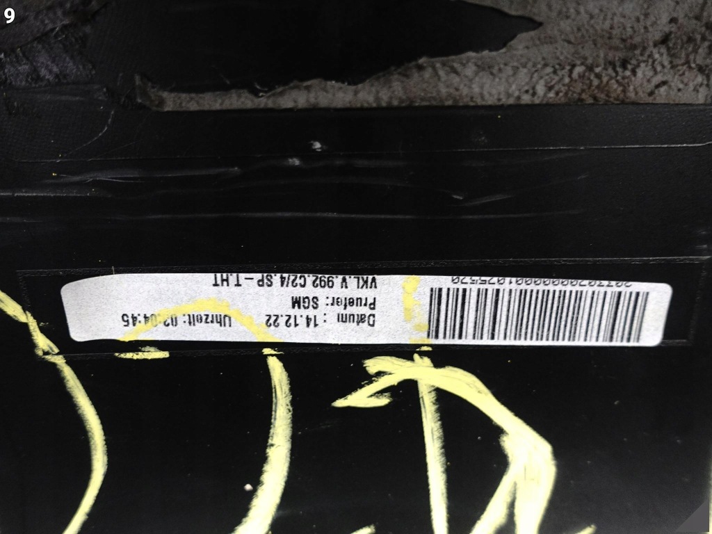 фото №10, Porsche 911 992 carrera c2 c4 19- бампер перед передний 992807221n b.ładny