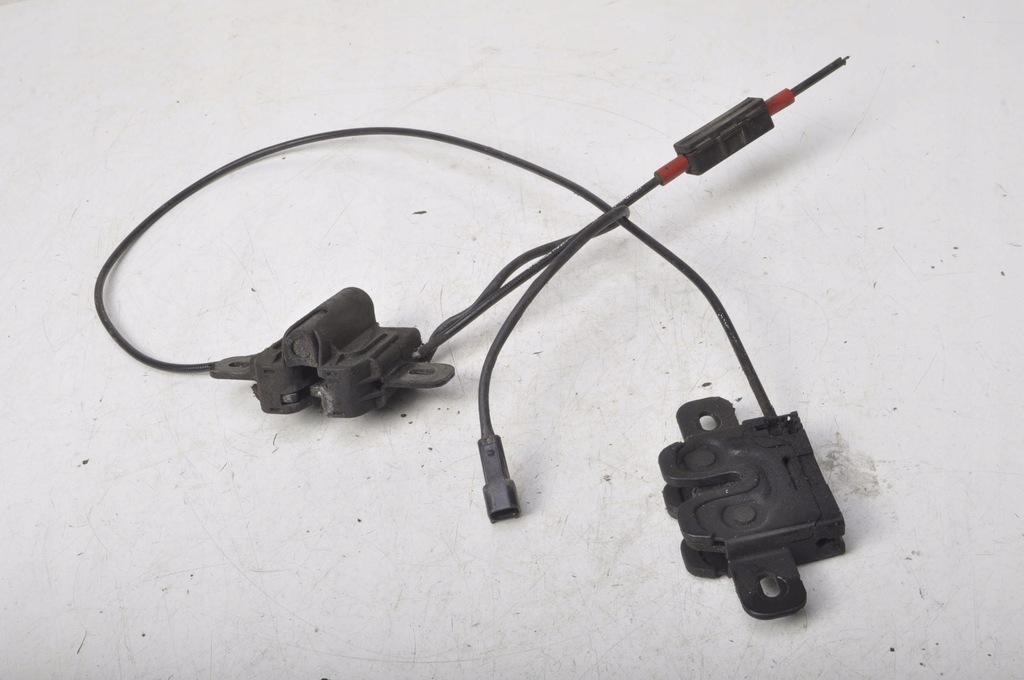 фото №1, Volvo v40 ii замок капот 31298610 комплект