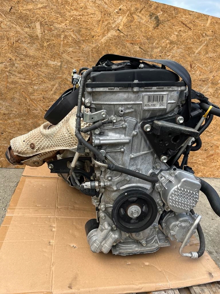 Комплектний  двигун + коробка передач передач 1.8 гібрид toyota lexus x2zr-y22 Зі Шроту