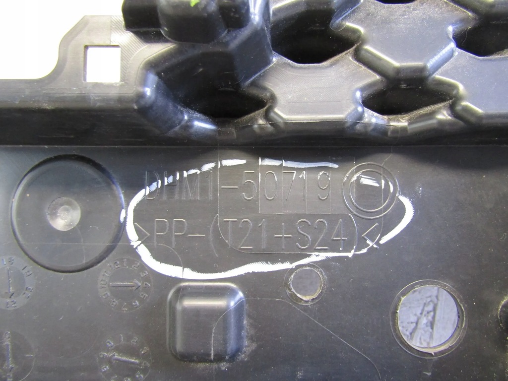 фото №9, Mazda 2 ii решітка радіатора решітка радіатора бампера перед 19r-- dhm1-50719