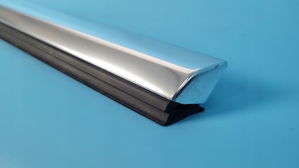 фото №5, Mercedes eqe 350+ 23r молдинг уплотнитель дверь левый задняя a2957303100