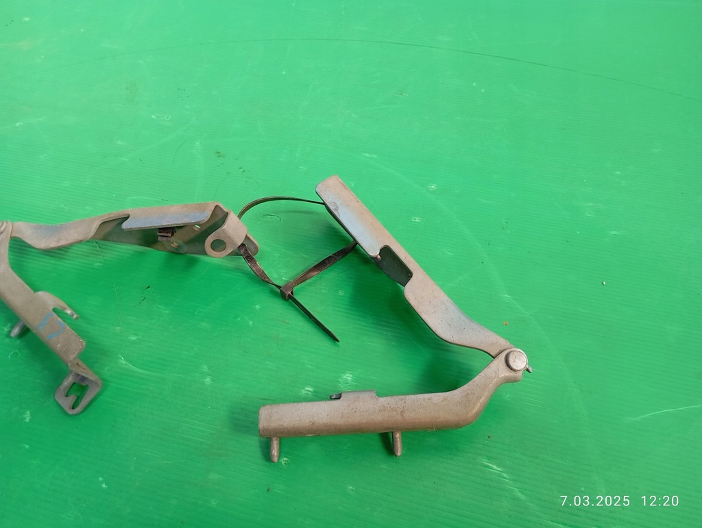 фото №7, Петли капот левый правый citroen c3 i 9637365580 9637365680