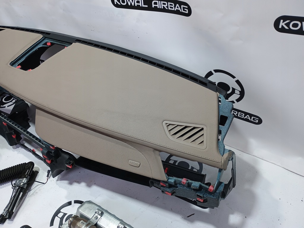 фото №5, Bmw 7 f01 f02 приборная панель консоль подушка безопасности ремни оригинал демонтаж