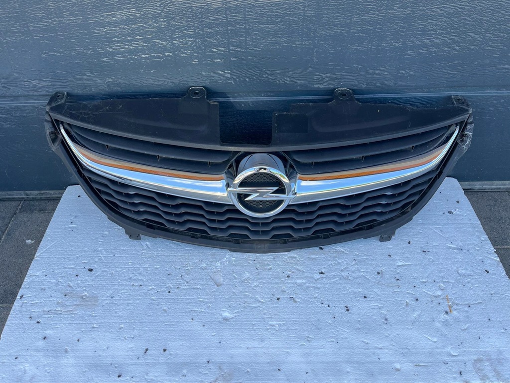 фото №1, Решётка радиатора решётка радиатора opel karl 94514486 хороший