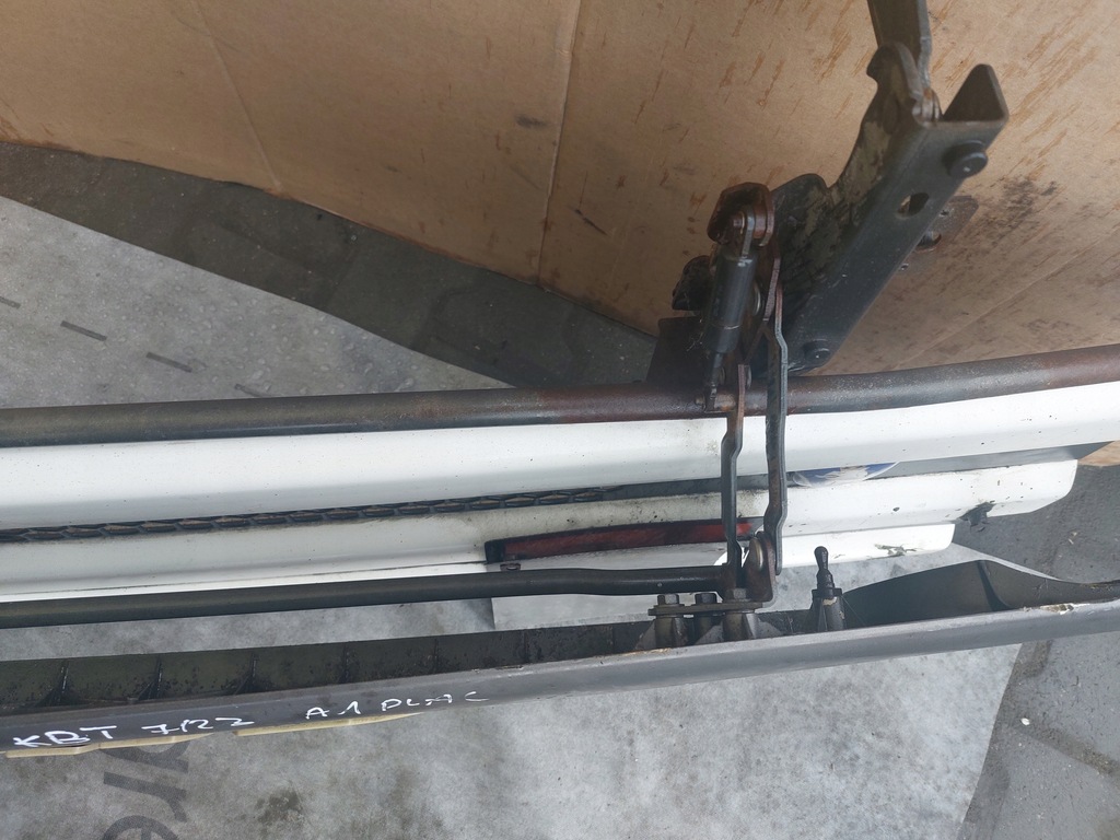 фото №12, Капот решётка радиатора gill scania serii 4 кронштейн кронштейн