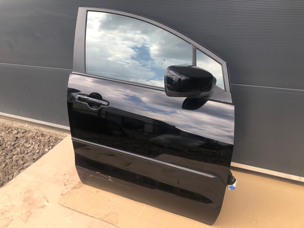 фото №1, Дверь правое передние mazda 5 2005-2007 чёрные