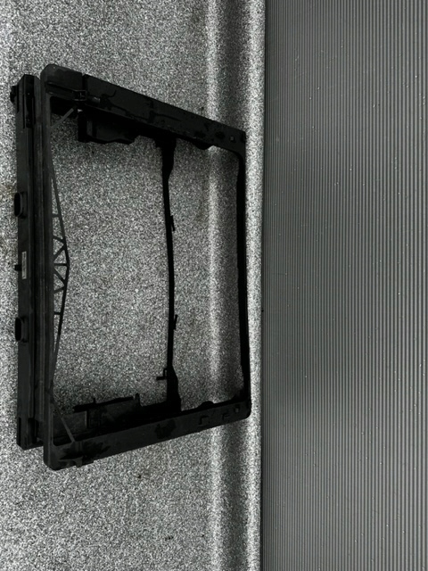 Рамка к радиатор bmw 5 f10 f11 Доставка