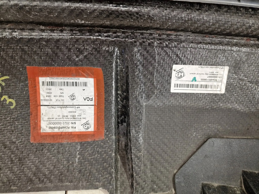 фото №13, Бампер задняя maserati grecale trofeo карбон