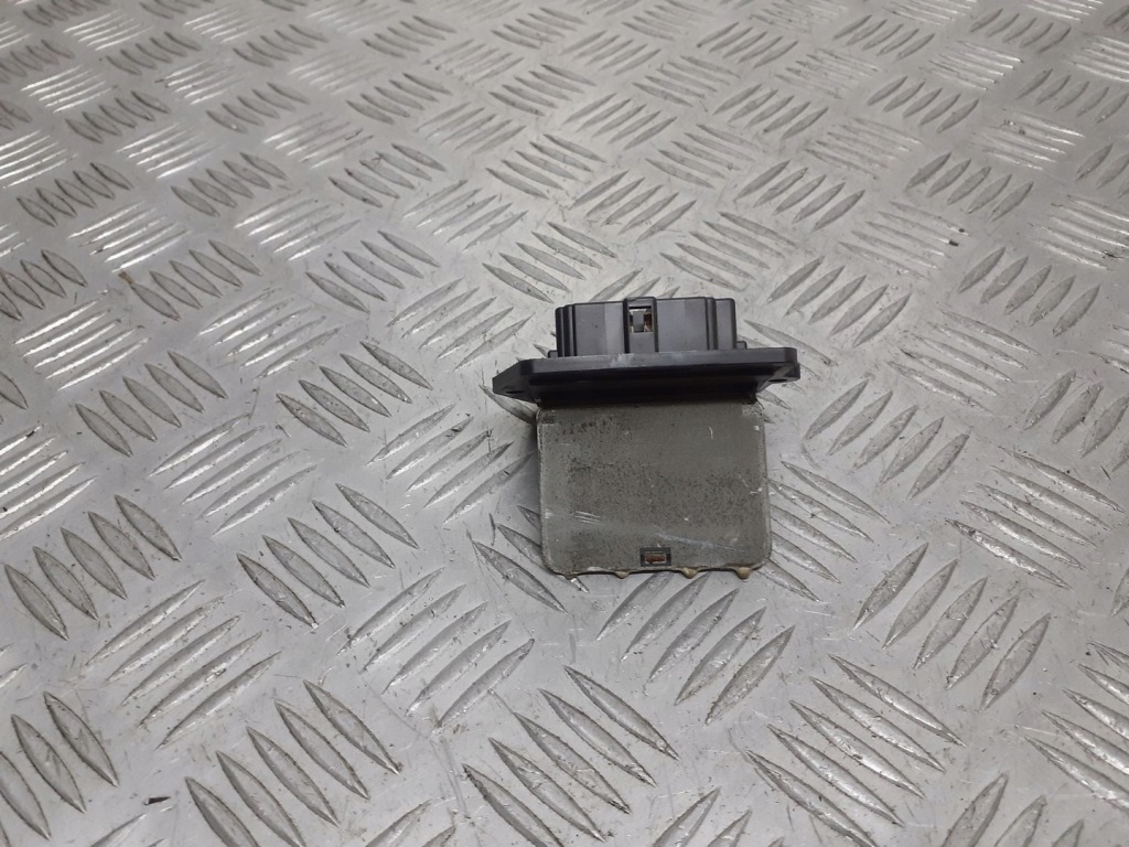 фото №1, Резистор резистор вентилятор mazda 323 f 9z13e95