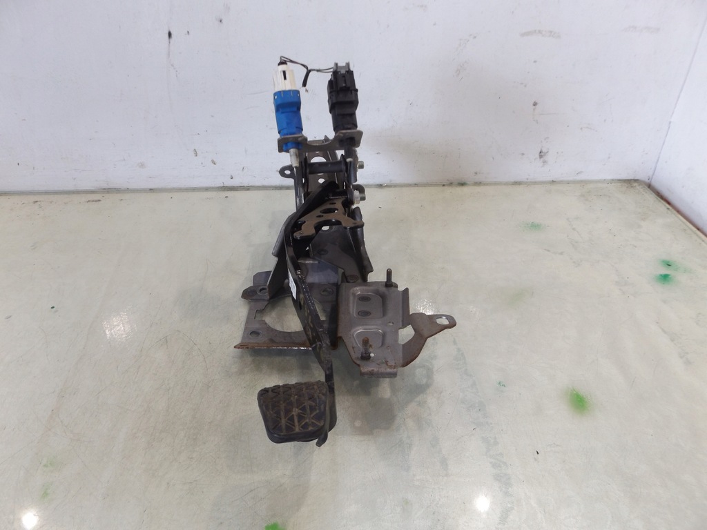 фото №1, Mazda ii 2 de педаль гальма