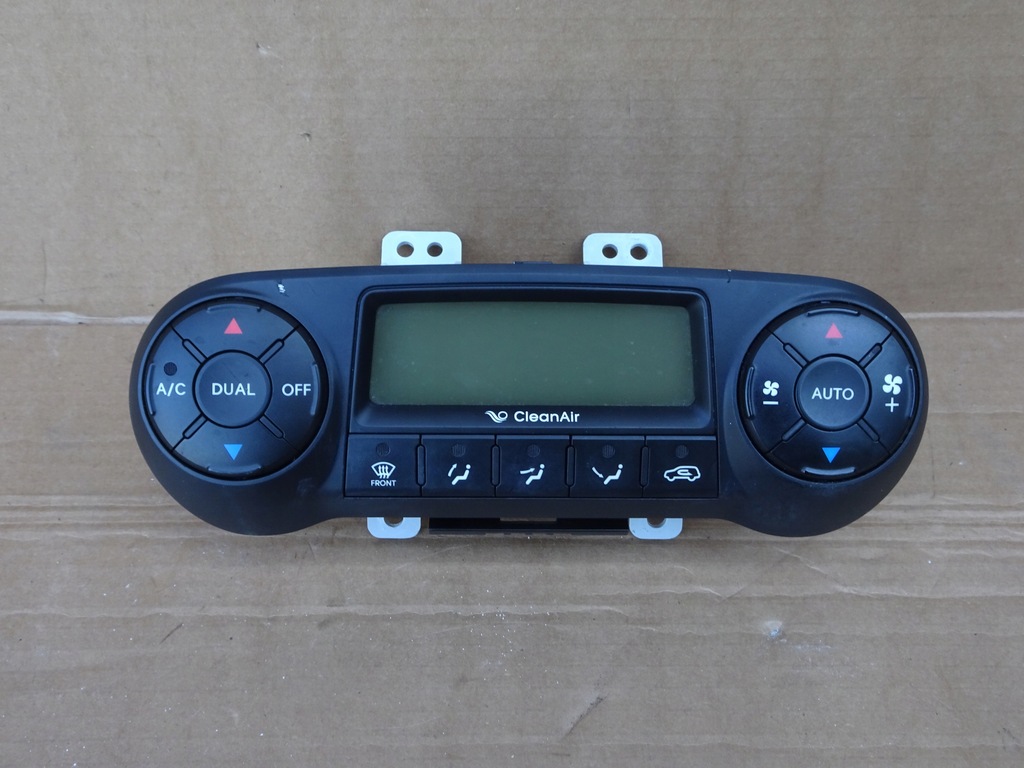 фото №1, Hyundai ix35 панель кондиционера 97250-2y600