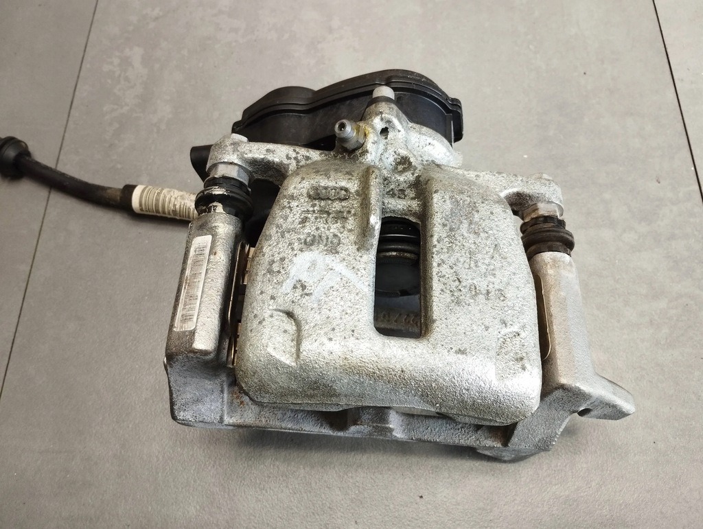 фото №1, Audi a5 8t супорт правий задня 32347485