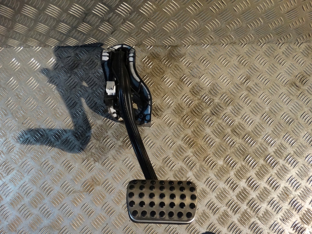 фото №1, Idealny педаль гальма mercedes sl w231 r231 1