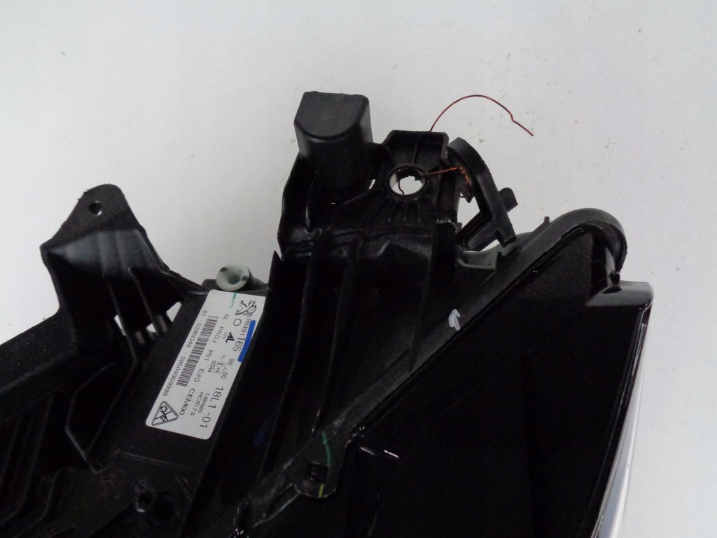 фото №5, Лампа левая фара peugeot 308 iii 22- full led