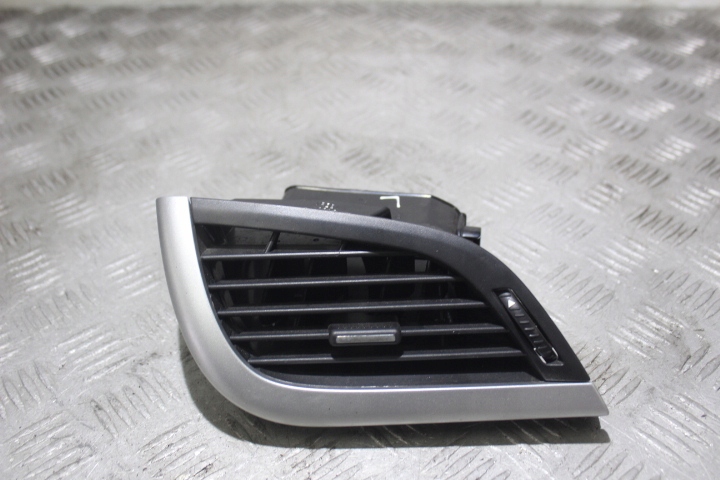 фото №1, Решётка обдув левая peugeot 207