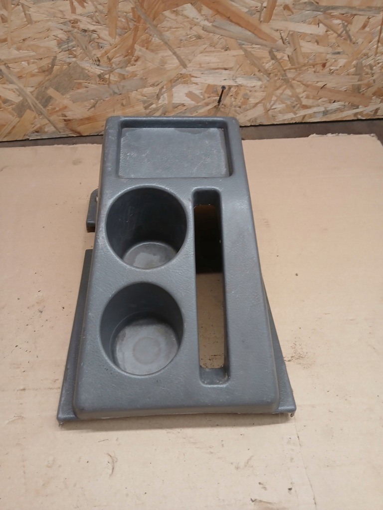 фото №1, Suzuki vitara i 2.0 туннель / подстаканник