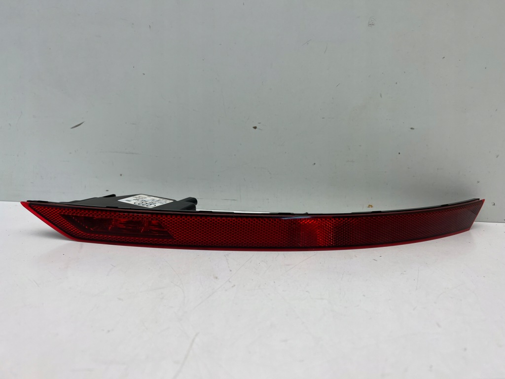 фото №1, Audi e-tron 4ke лампа отражатель бампера правый задняя