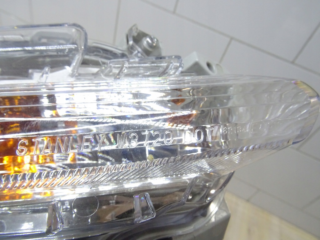 фото №6, Mazda 3 iii bm lift поворотник правый stanley w3720