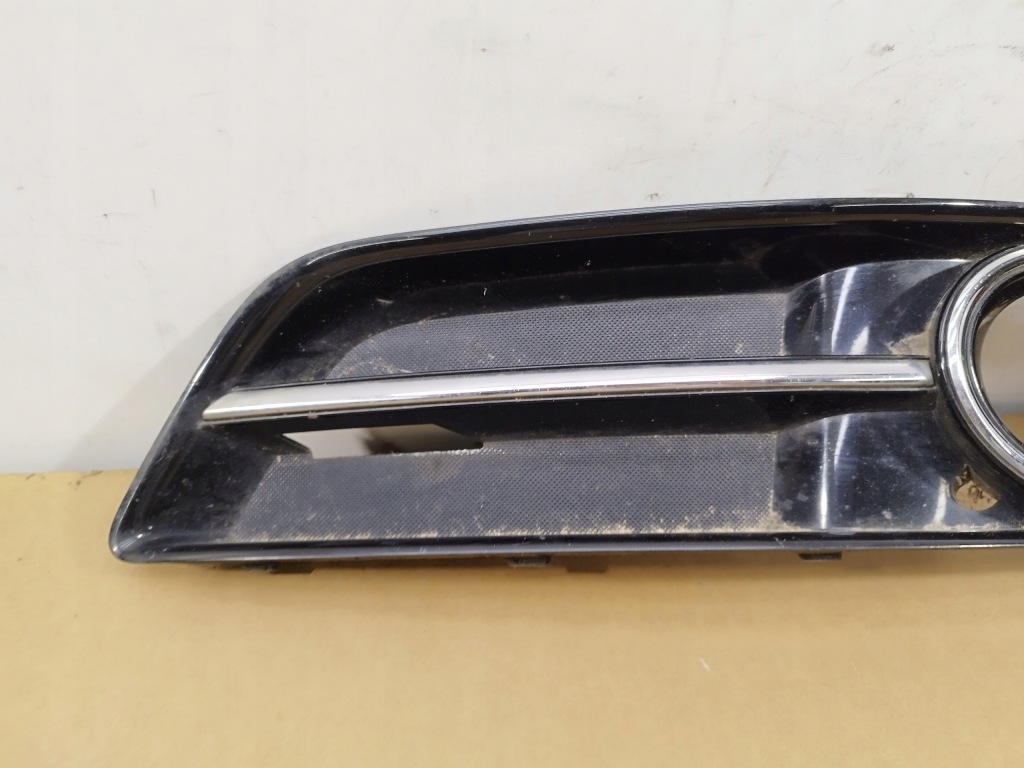 Протитуманна фара + решітка хром лівий бампер перед audi a3 8p lift 2008-2012 Оригінал