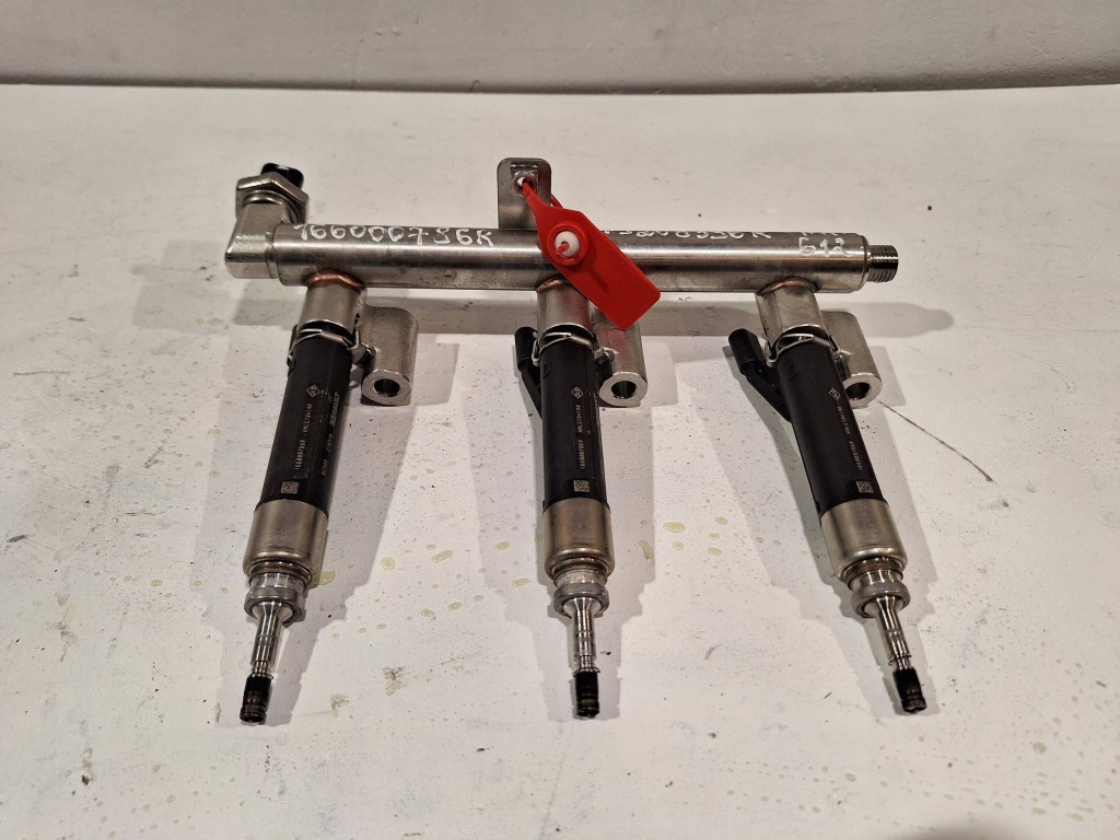 Купити Форсунки молдинг упорскування 166000786r renault austral 1.2 e-tech