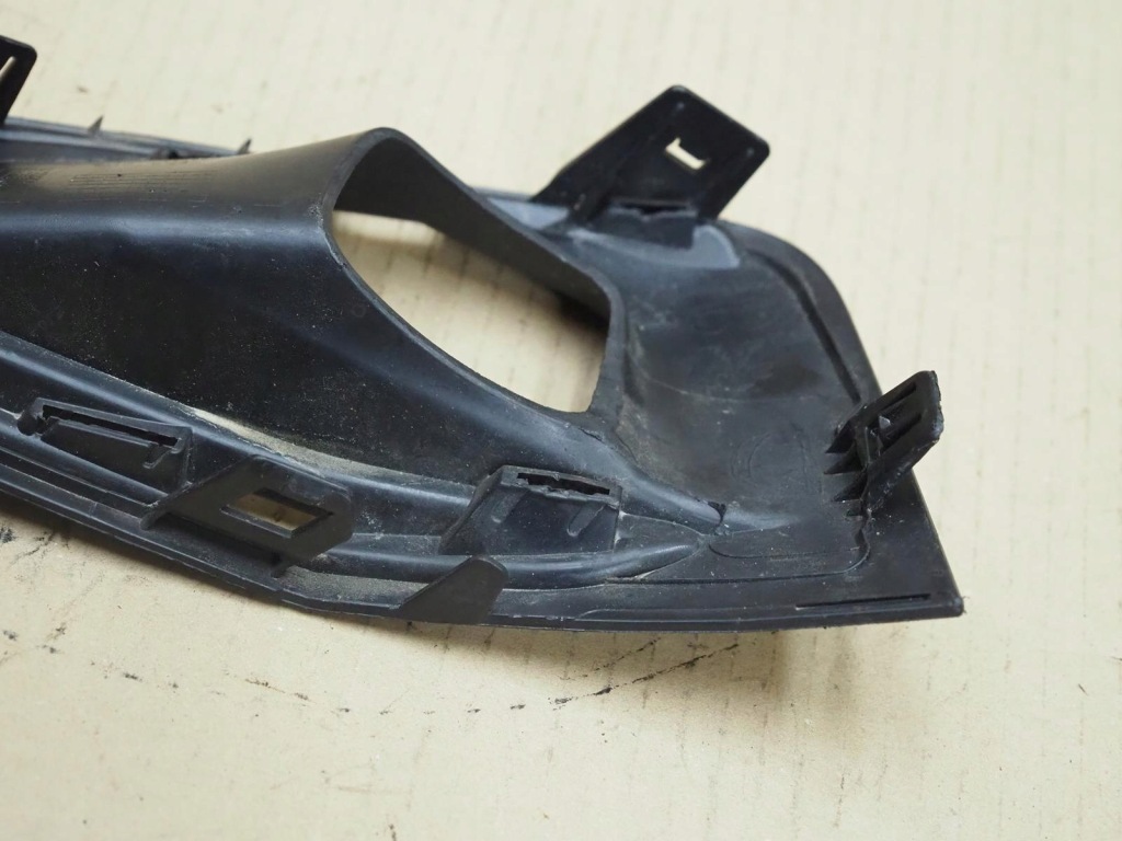 Решётка w бампер правая peugeot 3008 2 9815692777d в Украине