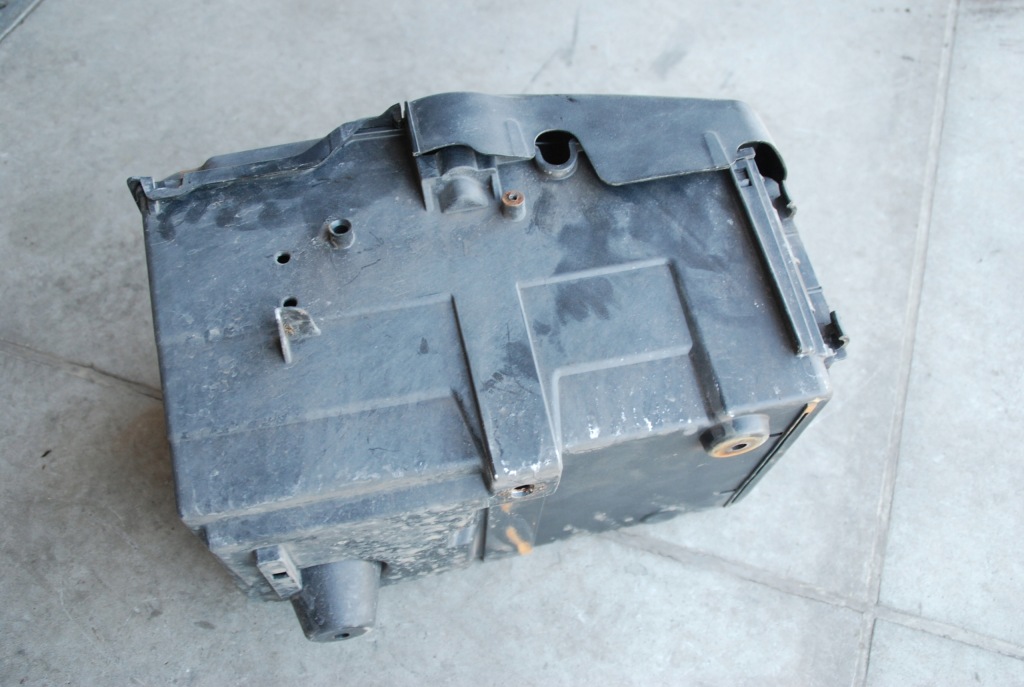 Корпус аккумулятор kuga mk1 2,0 tdci 2012 год Доставка