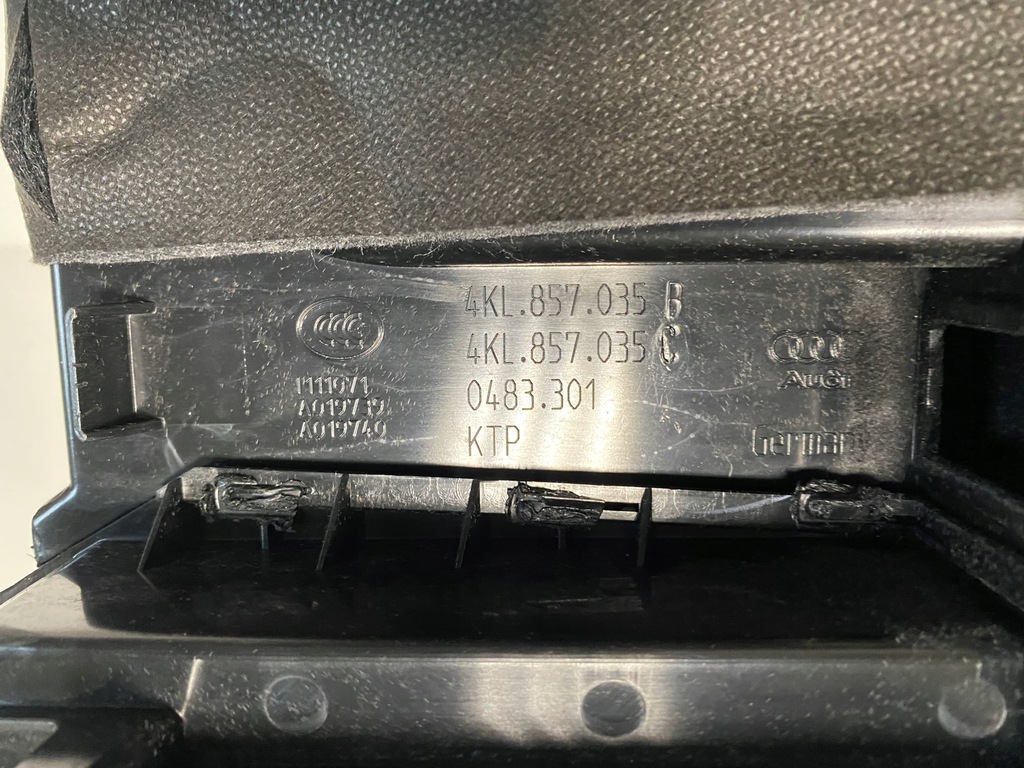 фото №8, Бардачок консолі панелі пасажир audi e-tron 4kl