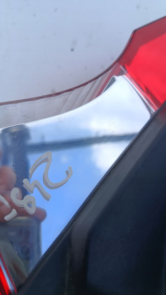 фото №4, Toyota chr лампа задняя правая задняя 81550-f4010-00