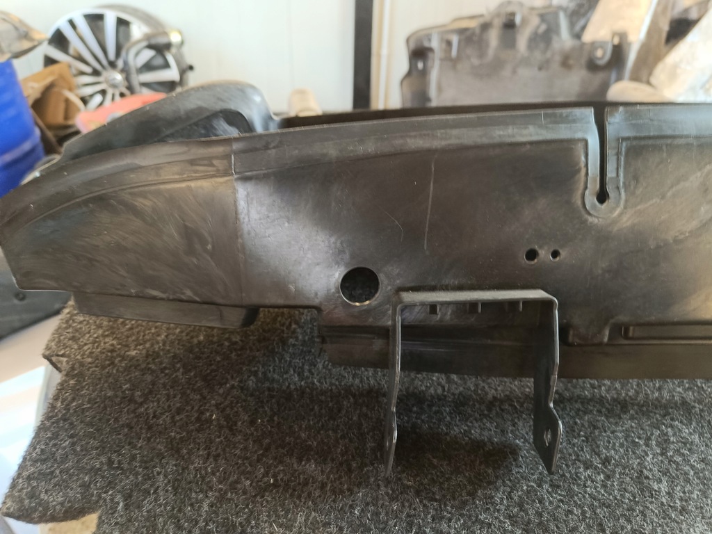 фото №12, Jaguar i-pace x590 - воздуховод нижняя воздуха перед