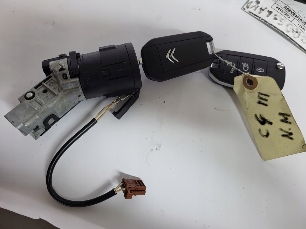 фото №1, Citroen c4 iii 2x ключ замок зажигания 9663123380