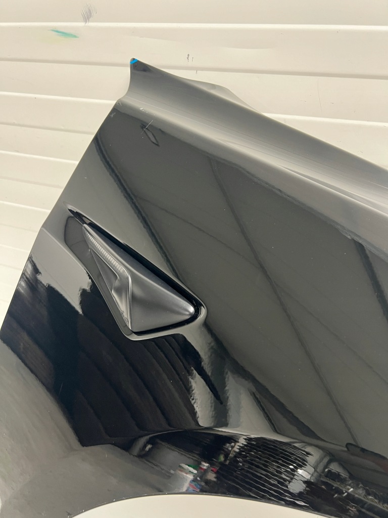 Tesla 3 рестайлінг  крило правий fender правий в Україні