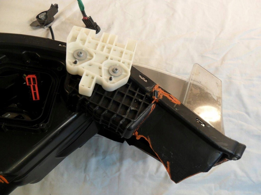 Фара перед сторона правая nissan leaf 2 ze1 mm198 Цена