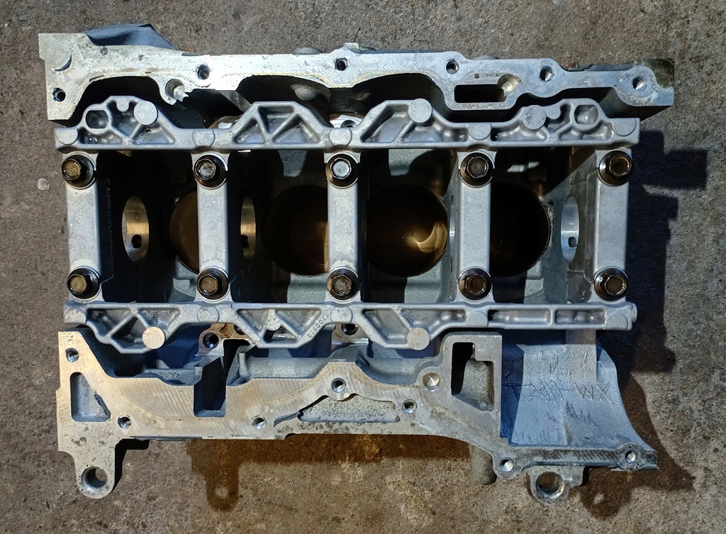 фото №13, Ford mondeo mk4 s-max galaxy escape mazda 6 блок двигуна 2.3 l3