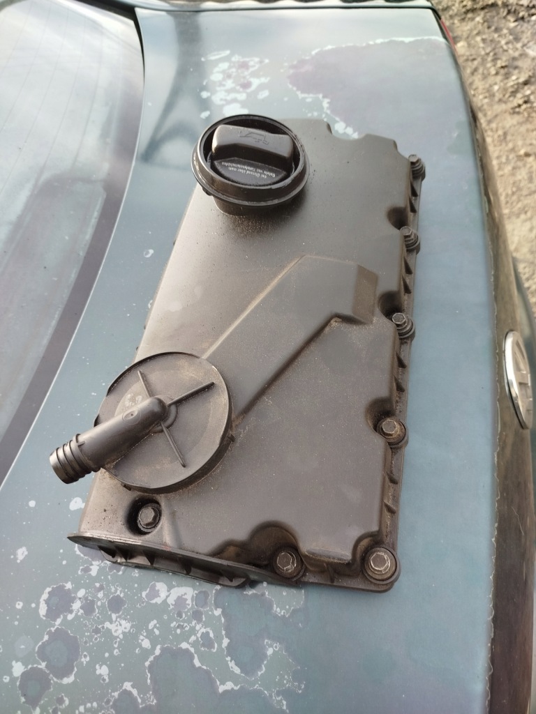 фото №1, Кришка двигуна головки клапанів vw passat b5 audi a4 b5 038103469