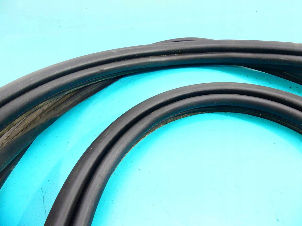 фото №3, Прокладка крышки задняя багажника jeep renegade