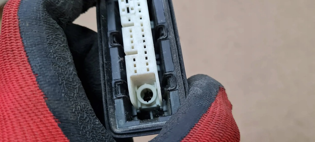 фото №12, A4 b9 8w штекер колодка дверь перед 4h0972702 a5 8w vw audi