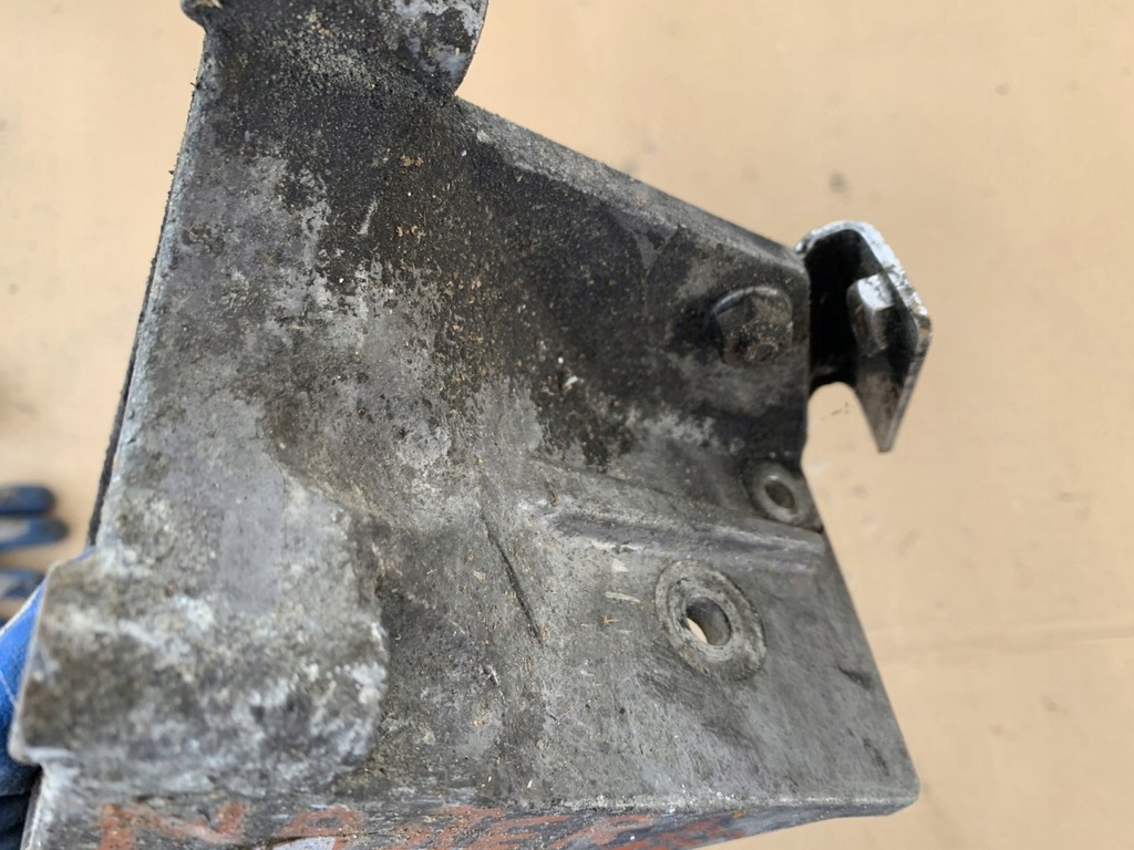 фото №5, Кронштейн кронштейн egr master ii 2.5 dci 8200686637