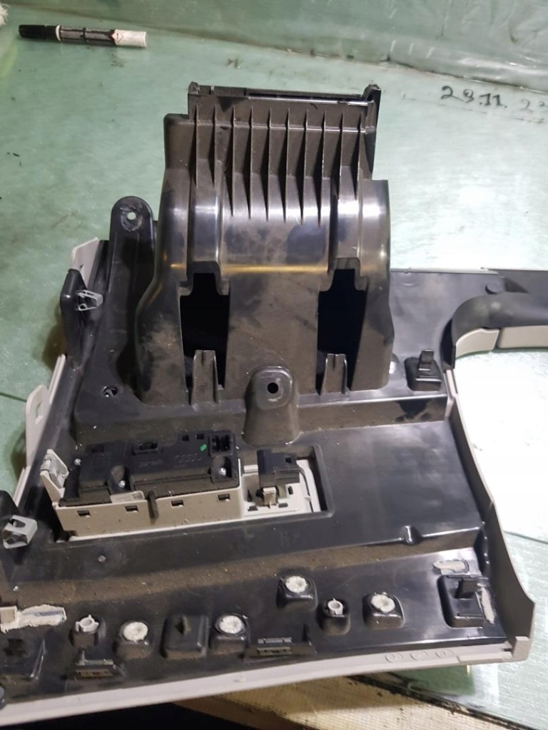 фото №5, Бардачок pod кермо vw touareg iii 761857503h