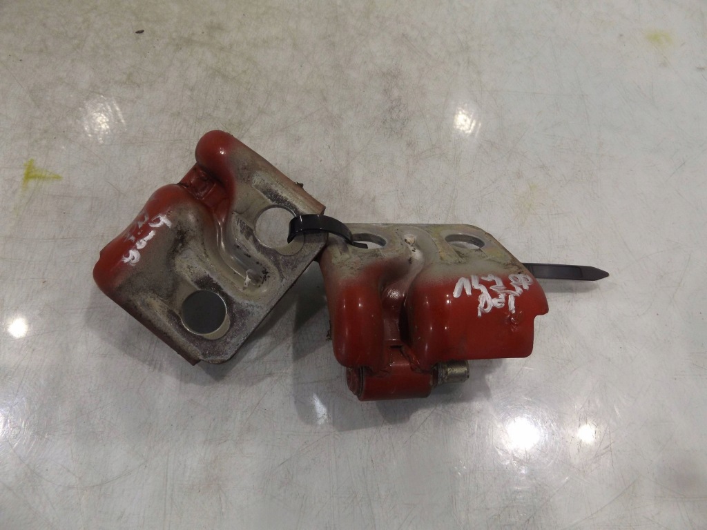 Alfa 147 петля двері правий перед Ціна