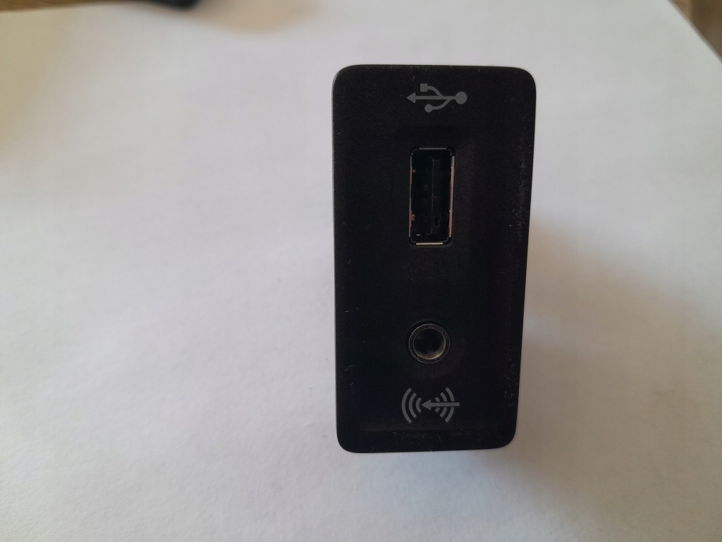 фото №1, Разъём usb aux 5g0035222e vw golf vii
