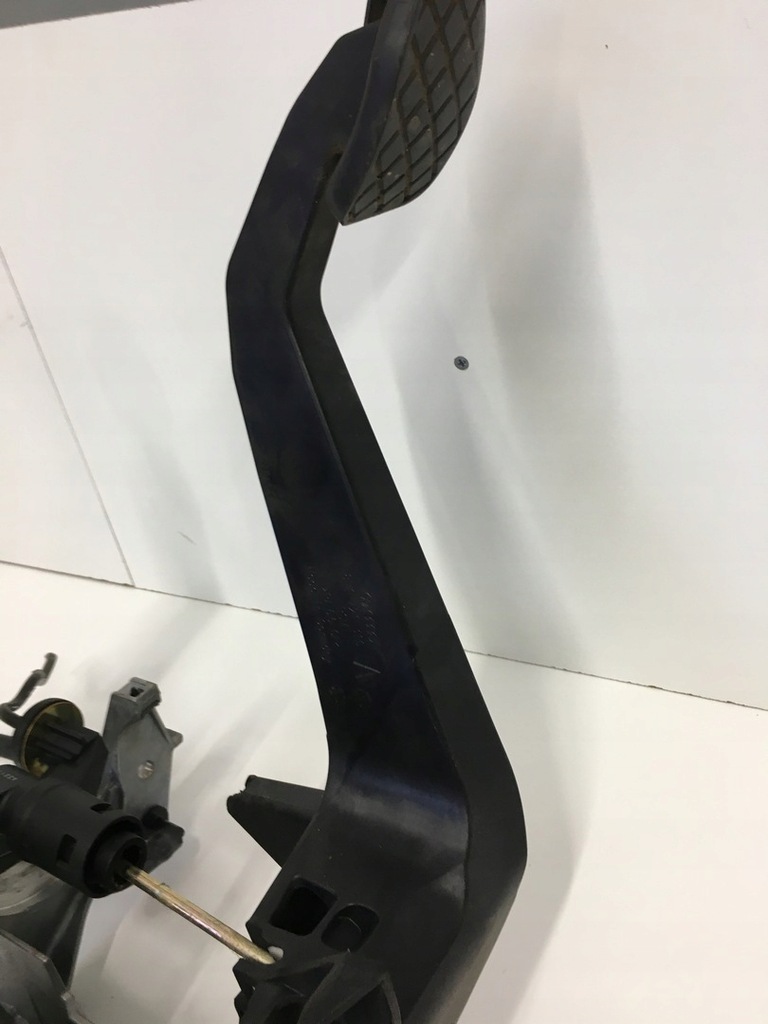 фото №12, Audi a4 b6 b7 01-08r педали педаль сцепления тормоза механическая коробка передач 8e1721117a