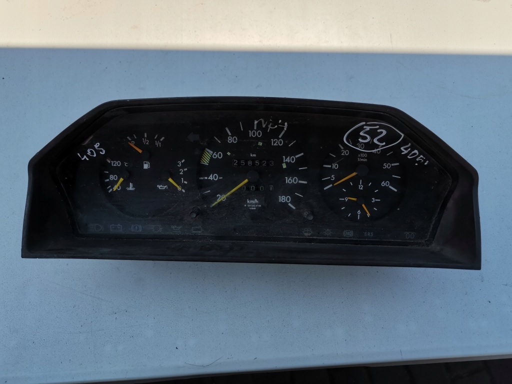 Купити Панель приборів 87001280c mercedes w124