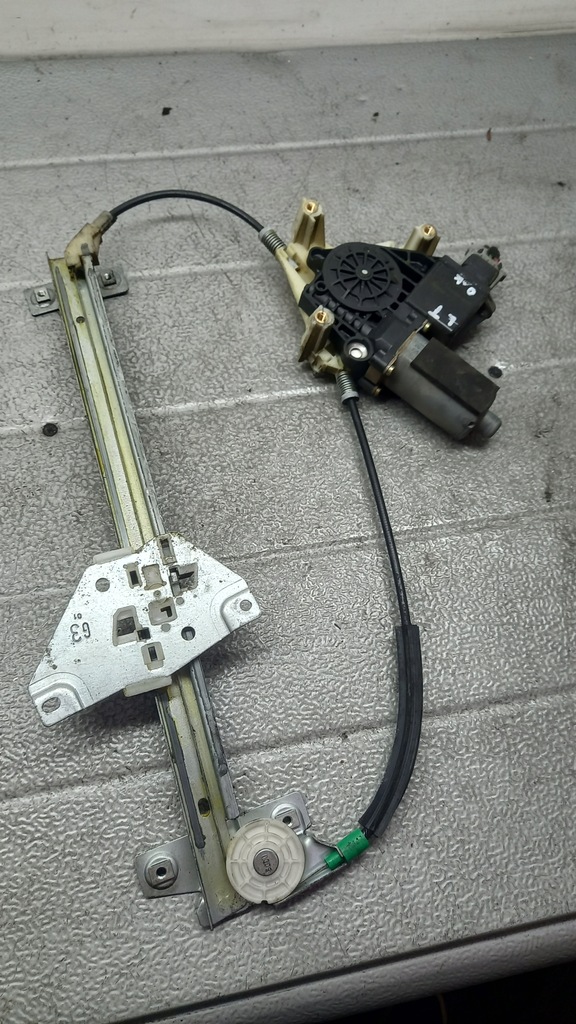 фото №1, Подъемник левый задняя mitsubishi space star 1.9did 01