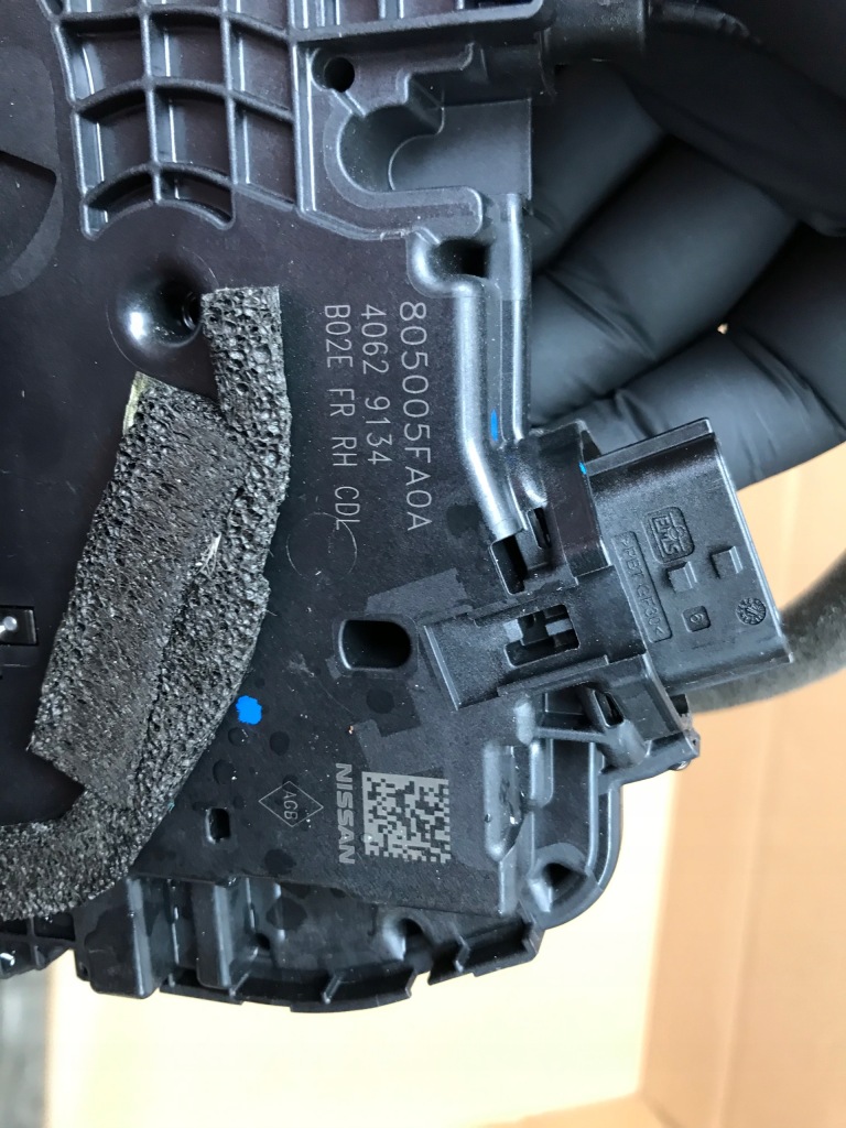 фото №3, Micra k14 замок двері правий перед 2 pin eu