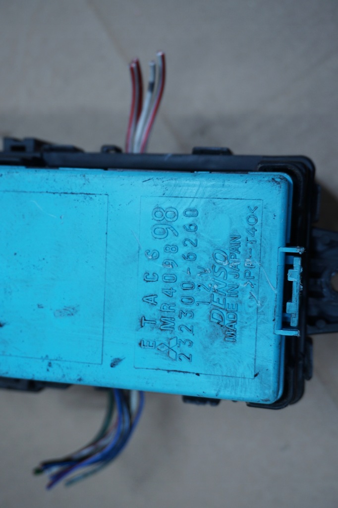 фото №7, Mitsubishi pajero sport коробка запобіжників реле 2,5 tdi 99r