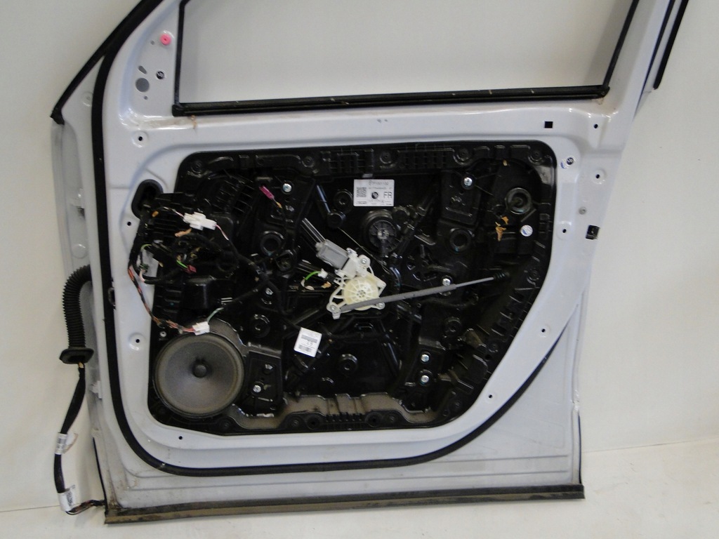 фото №15, Mercedes дверь передние правое белый 144 перед правый glb x247 247