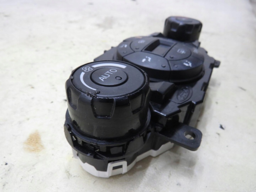 фото №2, Панель кондиционер ford ecosport 8a6t18c612