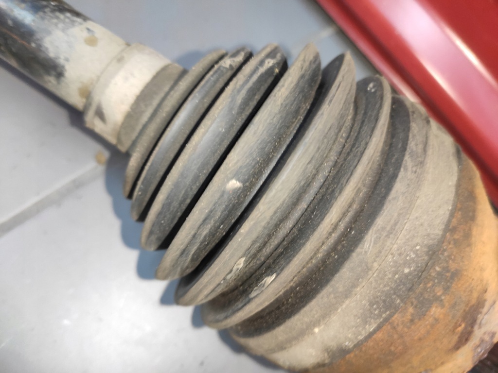 фото №8, Jeep cherokee kl 2.0 crd 13-18 приводной вал правый перед шарнир целая 52123760ab